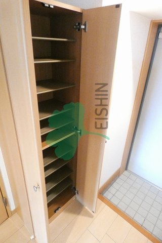 玄関　下駄箱もしっかりついてます！