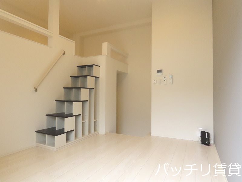 居室・リビング　同型タイプの為、現状を優先致します。