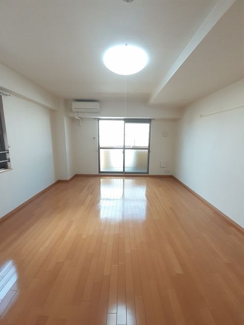 リョーアイの居間写真