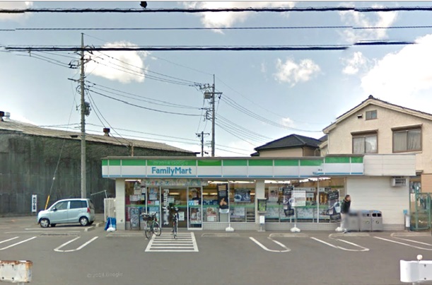 コンビニ　ファミリーマート越谷大房店（コンビニ）まで70m