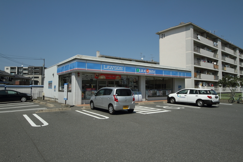 コンビニ　ローソン荒江1丁目店（コンビニ）まで450m