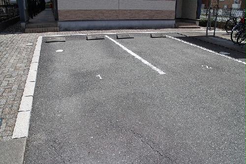 【レオパレス森田の駐車場】