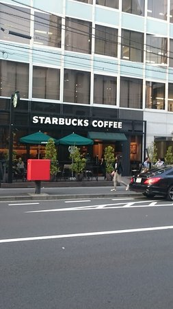 飲食店　スターバックスコーヒー南青山骨董通り店（飲食店）まで342m