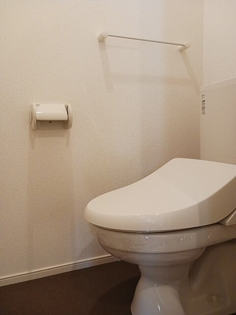 トイレ　温水洗浄便座です。