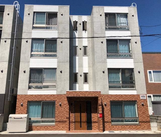 札幌市東区北三十八条東のマンションの建物外観