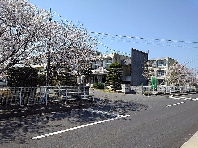 【ラフィナート高田IIの小学校】