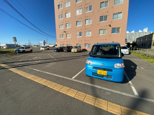 【札幌市北区南あいの里のマンションの駐車場】