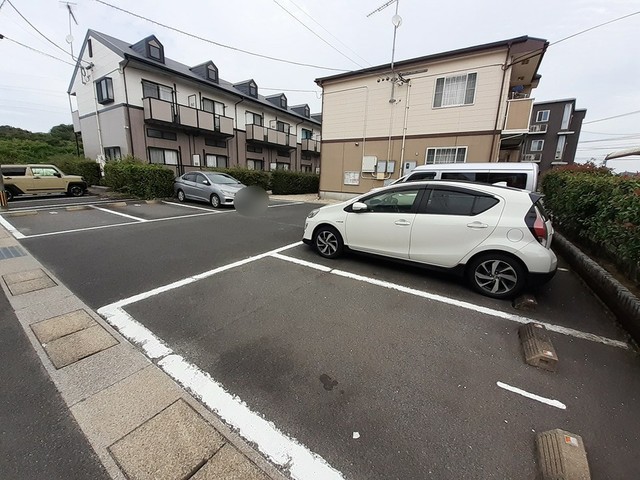 【サンヒルズ参番館の駐車場】