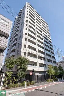 足立区綾瀬のマンションの建物外観