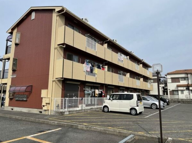 泉大津市森町のマンションの建物外観