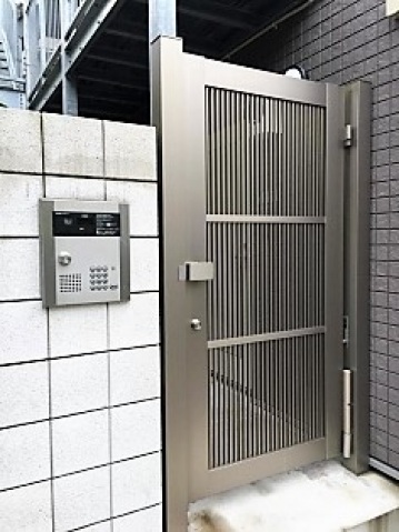 玄関　２４時間セキュリティー