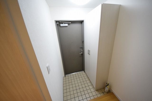 【中央区佃のマンションの玄関】