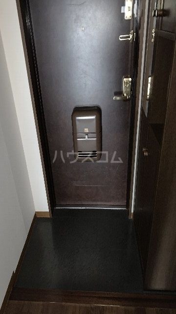 【名古屋市中村区豊国通のマンションの玄関】