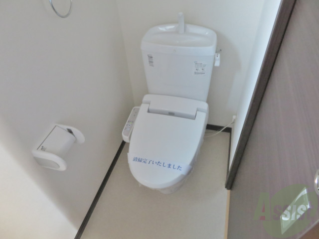 トイレ　嬉しいウォシュレット機能付きです。シャワートイレは便利ですね