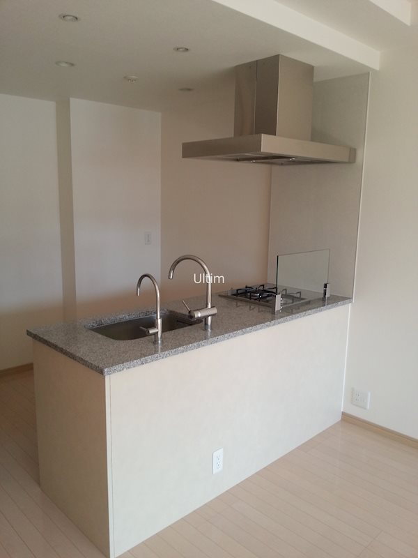 キッチン　※同タイプの他のお部屋です