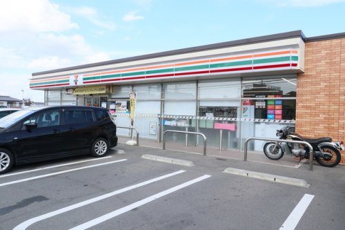 コンビニ　セブンイレブン 香芝磯壁4丁目店（コンビニ）まで693m
