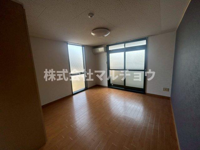 居室・リビング　明るい洋室です