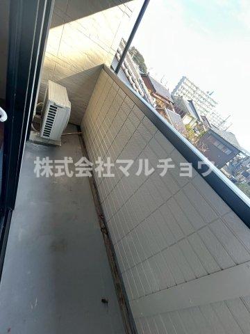 バルコニー　外からの目が気にならないバルコニーで洗濯物が干せます