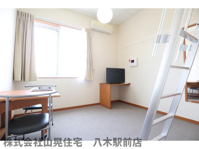 居室・リビング　個人の部屋や寝室として使える洋室です