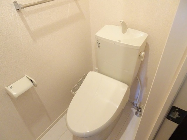 トイレ　温水洗浄暖房便座