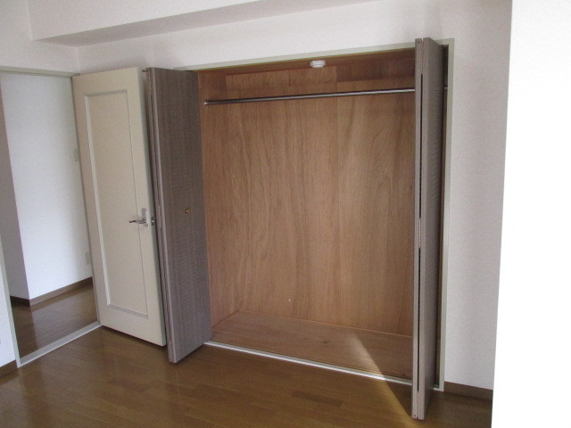 収納　クローゼットバーもバーもあり使いやすいです