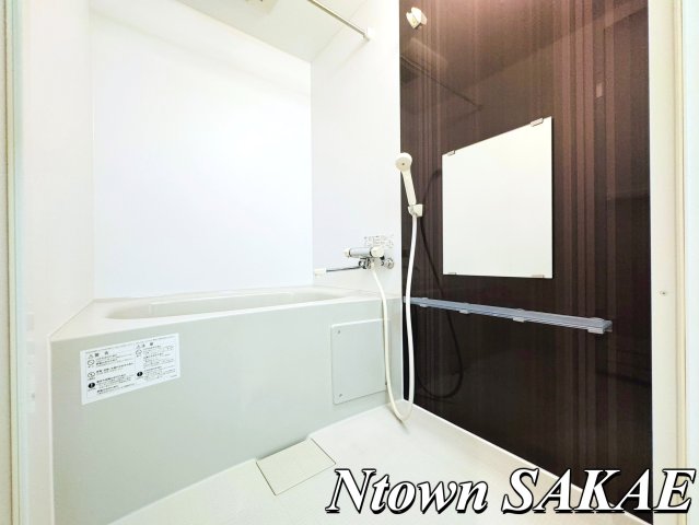 バス・シャワールーム　落ち着いた空間のお風呂です