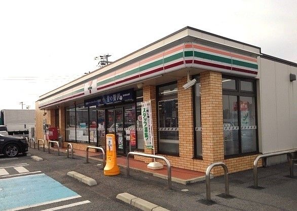 コンビニ　セブンイレブンマリーナ入口店様（コンビニ）まで350m