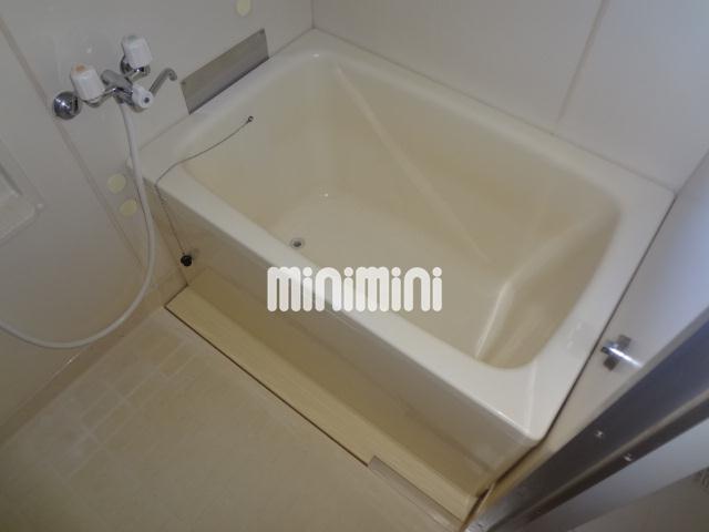 バス・シャワールーム　給湯器付き