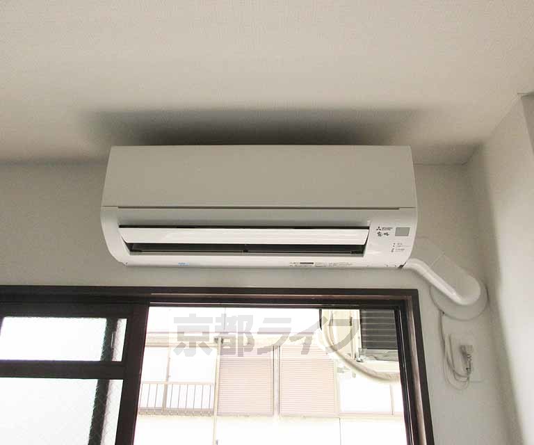 その他設備　クーラーつき