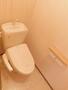 トイレ　同物件別号室の写真です。