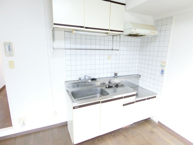 キッチン　同物件別部屋イメージ写真