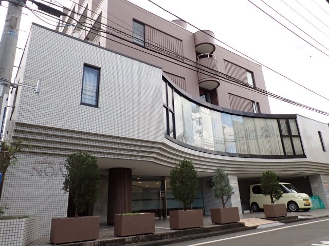 建物外観　管理人駐在でセキュリティ充実