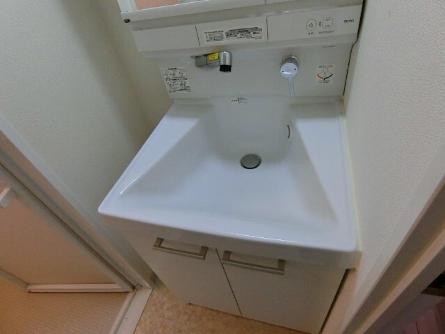 洗面設備　＊別号室の写真です