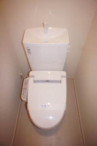 トイレ　キレイな個室空間です