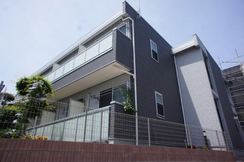 建物外観　タイル調の外観です