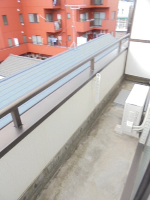 バルコニー　他号室になります