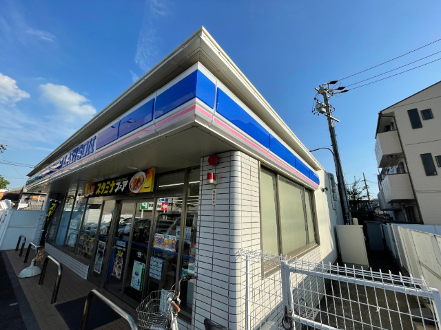 コンビニ　ローソン東区筒井一丁目店（コンビニ）まで182m