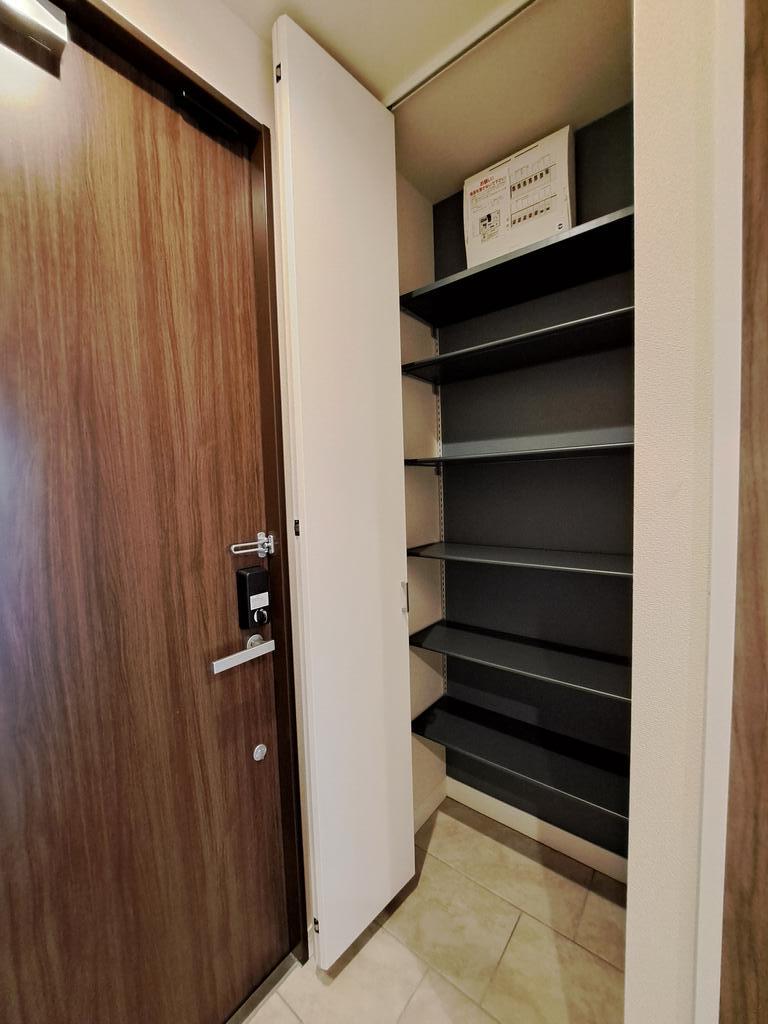 玄関　●トールサイズのシューズボックス！！