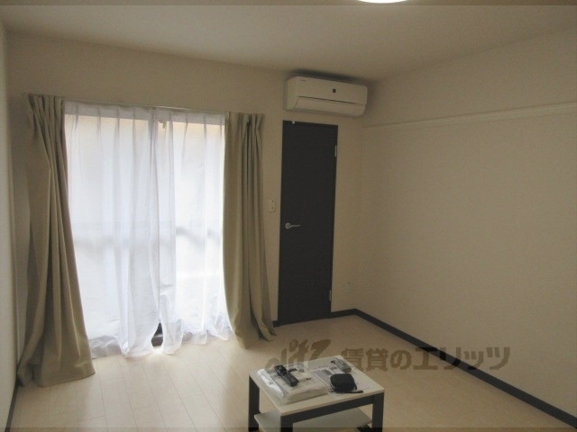 居室・リビング　洋室