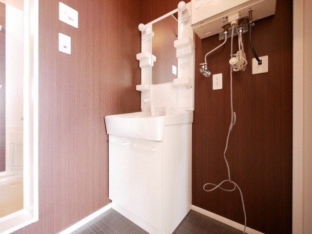 洗面設備　朝の身支度に便利な洗面台です♪