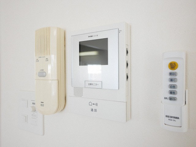 セキュリティ　来客の顔が見えて安心！TVモニターホン付きです♪