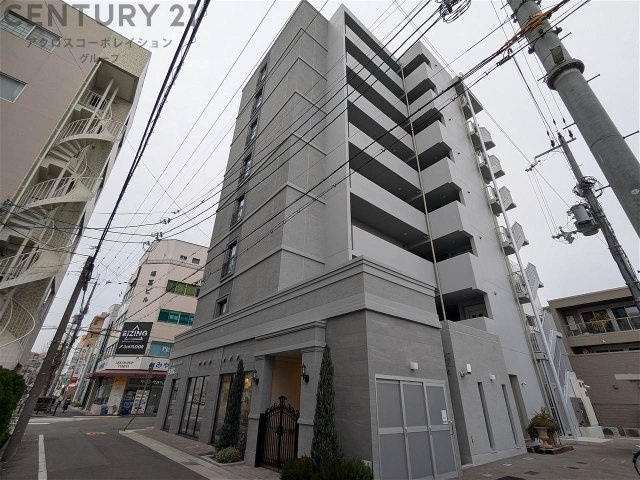 建物外観　オートロックで外部の人間が簡単に出入りできないため安心です。