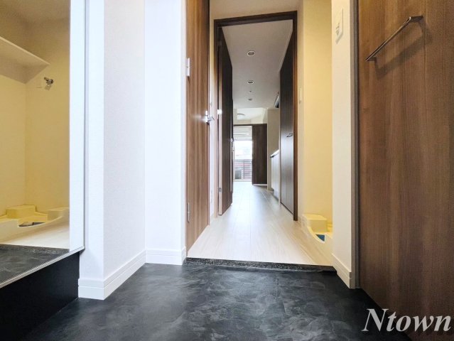 玄関　落ち着いた玄関です