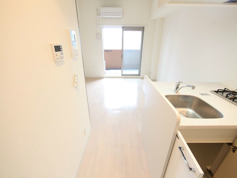 その他　洋室9.5帖　クローゼット付（収納充実してます）