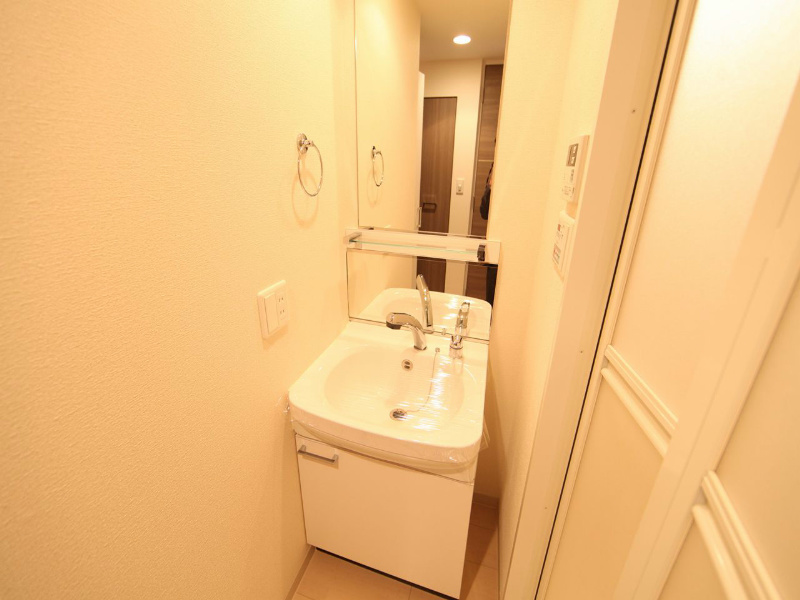 洗面設備　脱衣所　独立洗面台（シャンプードレッサー付）