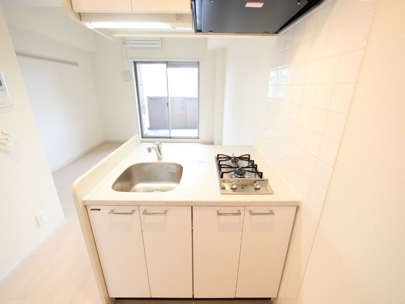 キッチン　システムキッチン（ガス2口）冷蔵庫・レンジ等ご用意できます