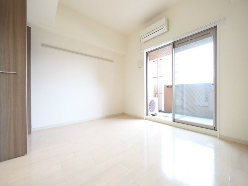 バルコニー　洋室9.5帖　クローゼット付（収納充実してます）