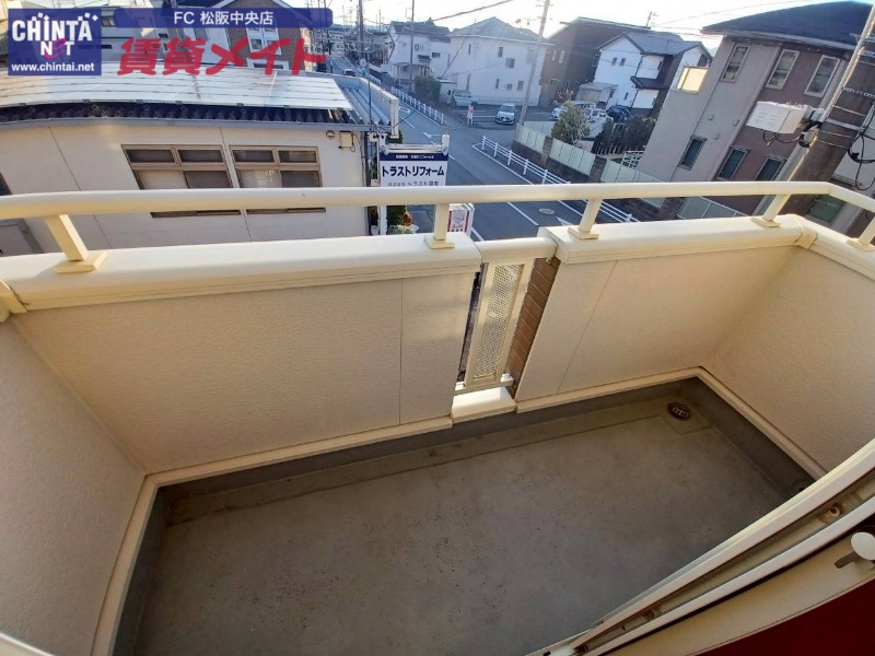 バルコニー　同物件別部屋写真反転タイプ