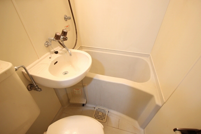 洗面設備　同物件別号室の写真