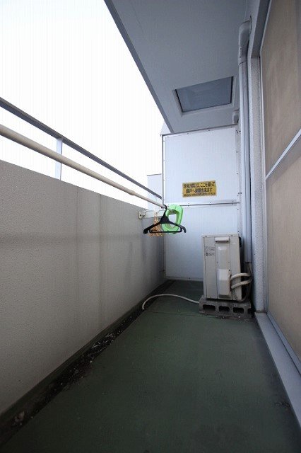 バルコニー　同物件別号室の写真